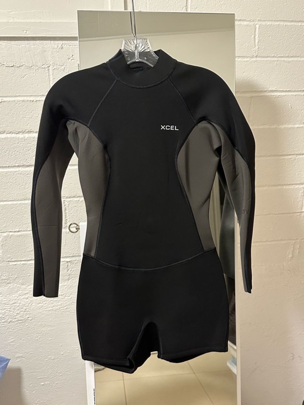 *NWOT* XCEL Black & Gray Longsleeve Springsuit Wetsuit Size 6
